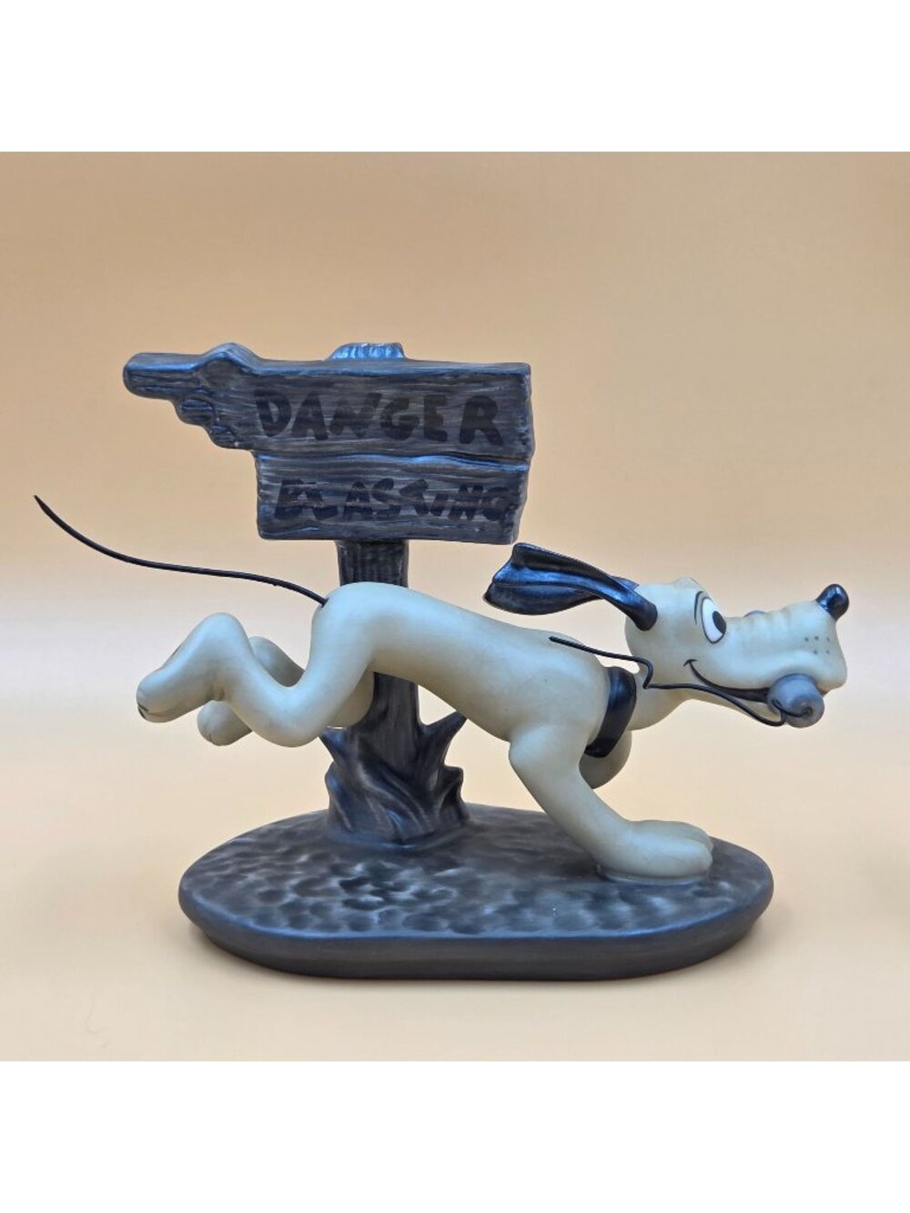 WDCC Pluto The Delivery Boy Dynamite Dog Disney Sculpture